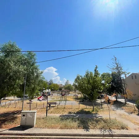 - Independent In Quiet Area Daire Patras