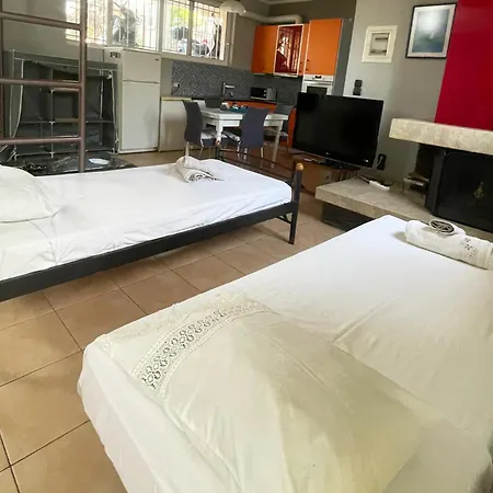 - Independent In Quiet Area * Patras