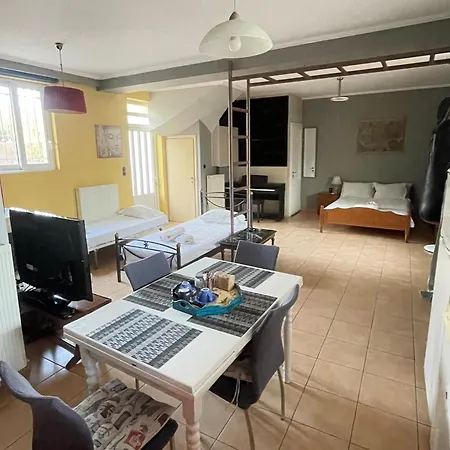 - Independent In Quiet Area Патра